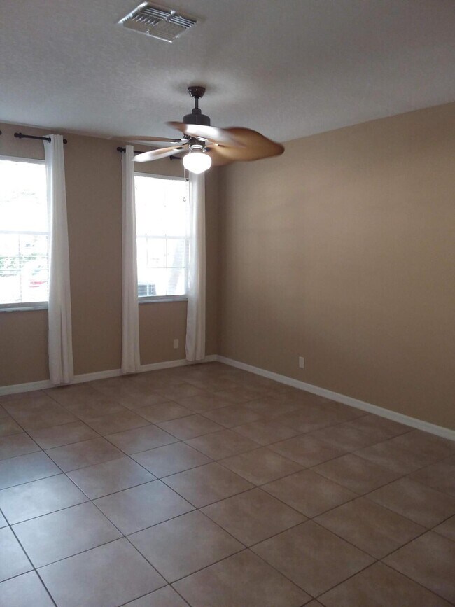 Foto del edificio - 2410 SE Union Park Dr