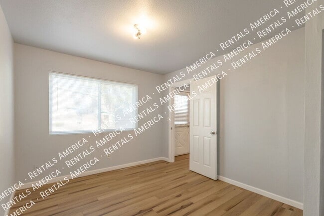 Building Photo - 2301 E University Dr