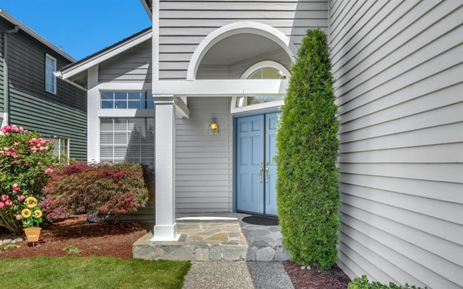 Building Photo - Beautiful Two-Story Home in Klahanie – Audubon Ridge Gem!
