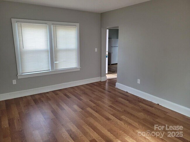 Foto del edificio - 216 Harrill St