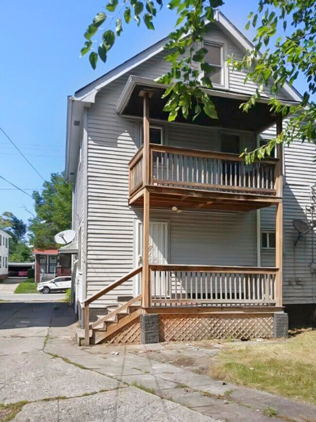 Foto del edificio - 13504 Edgewood Ave