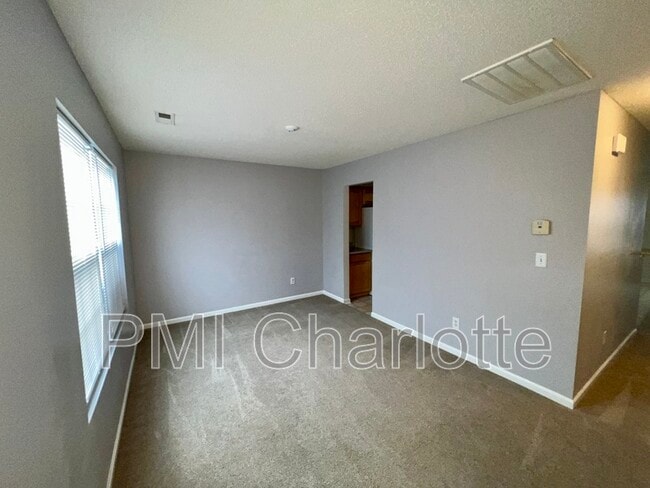 Foto del edificio - 5787 Dove Point Dr SW