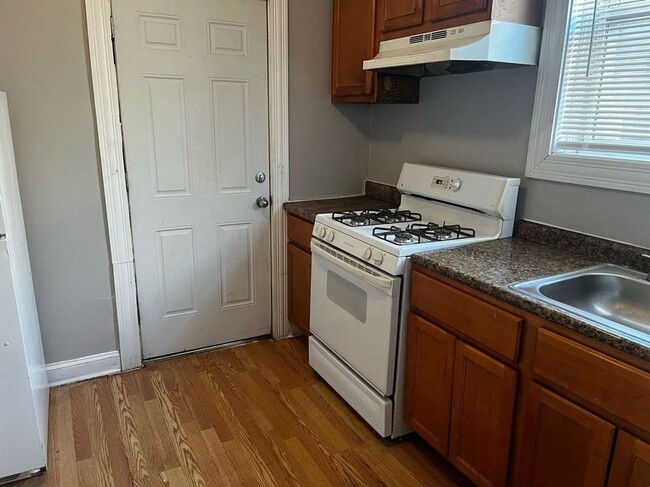 Foto del edificio - 1336 E 76th St