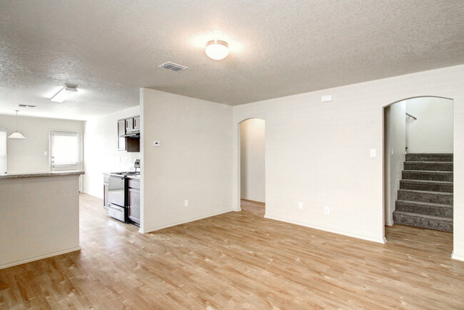 Building Photo - Ashley Heights - 8914 Scarlet Pl, San Anto...