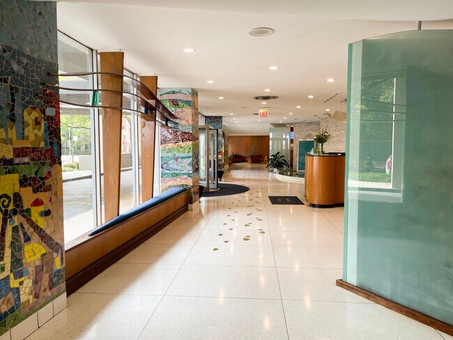 Foto del edificio - 6301 N Sheridan Rd