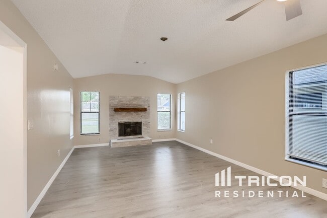 Foto del edificio - 1007 Black Willow Dr