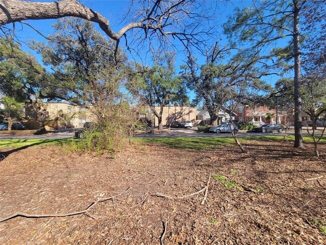 Foto del edificio - 1530 Heights Blvd