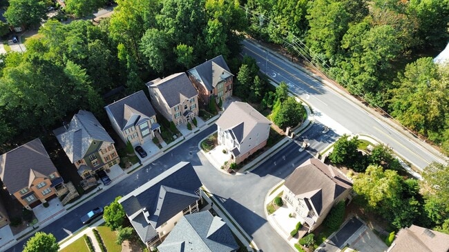 Foto del edificio - 7955 Magnolia Sq