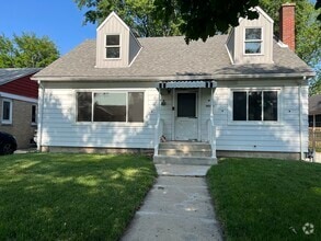 Building Photo - 9243 Lynwood Dr
