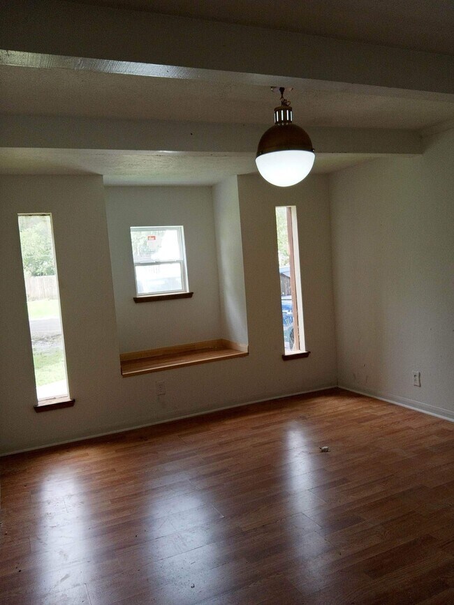 Foto del edificio - 1916 Las Palmas Dr