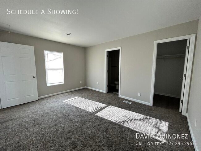 Foto del edificio - 5715 Heather View Ln