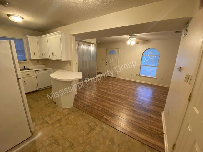 Foto del edificio - 2BR/2.5BA