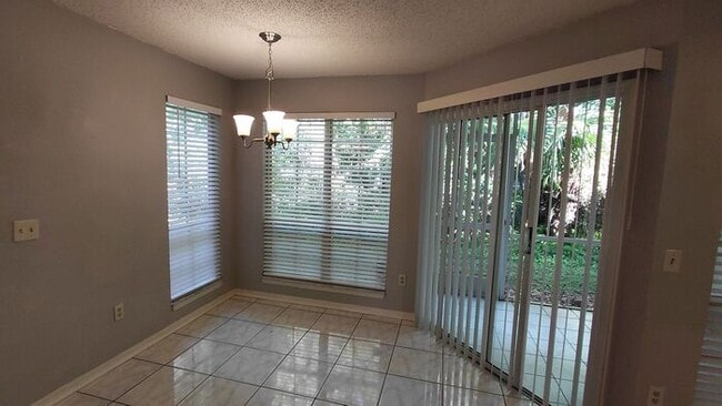 Foto del edificio - 4666 Pembrook Pl