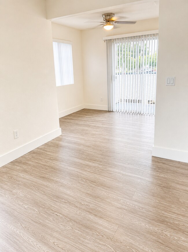 Foto del edificio - Beautiful 3 Bedroom Apartment In Placentia