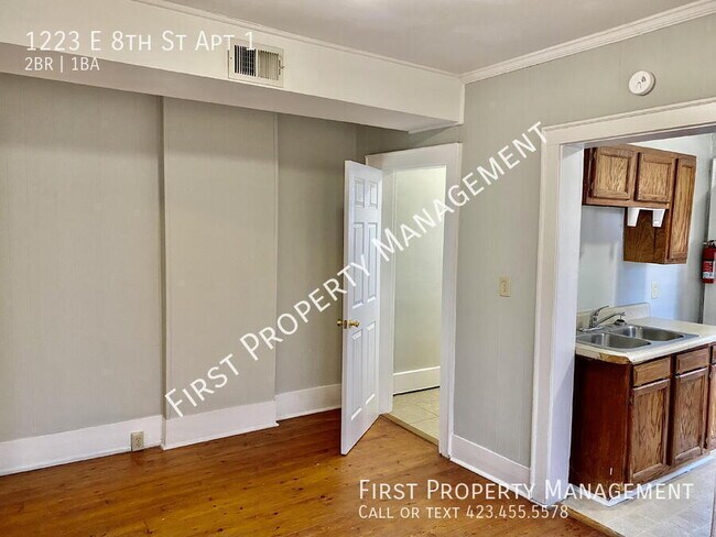Foto del edificio - 1223 E 8th St