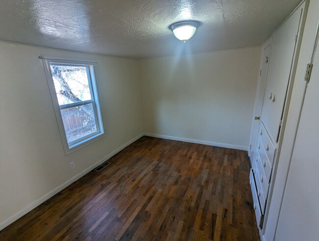 Foto del edificio - Two Bedroom House in Central Missoula with...