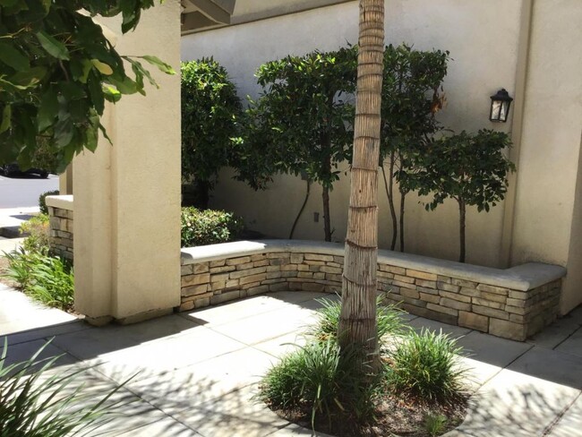 Building Photo - 26466 ARBORETUM WAY #2302