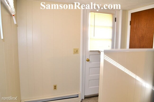 Building Photo - Studio, 1 bath Condo - 184 newport av 5 Un...