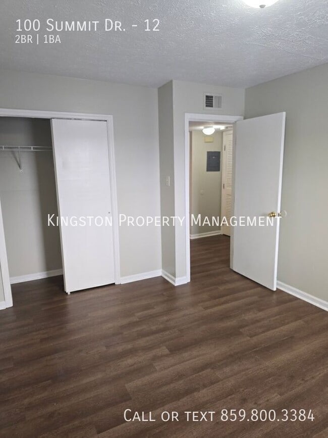 Foto del edificio - 100 Summit Dr