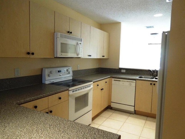 Foto del edificio - 9820 NW 19th Pl