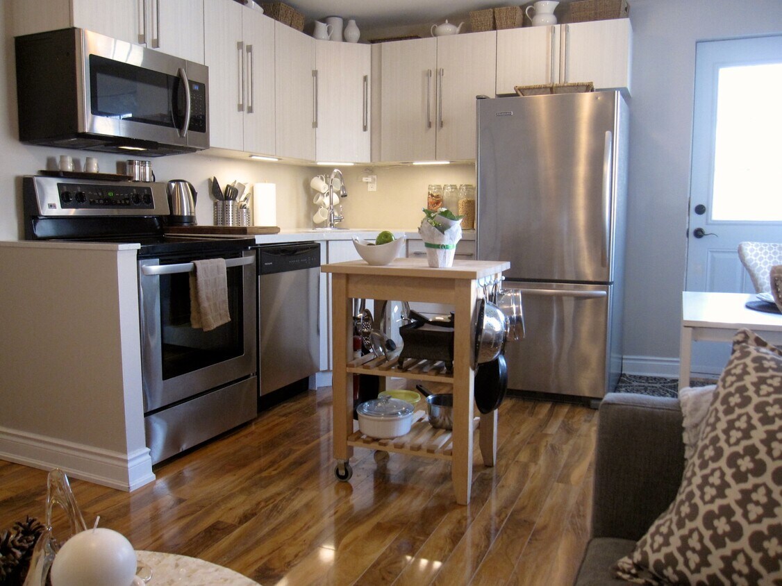 Photo principale - 899 Lakeshore Rd E