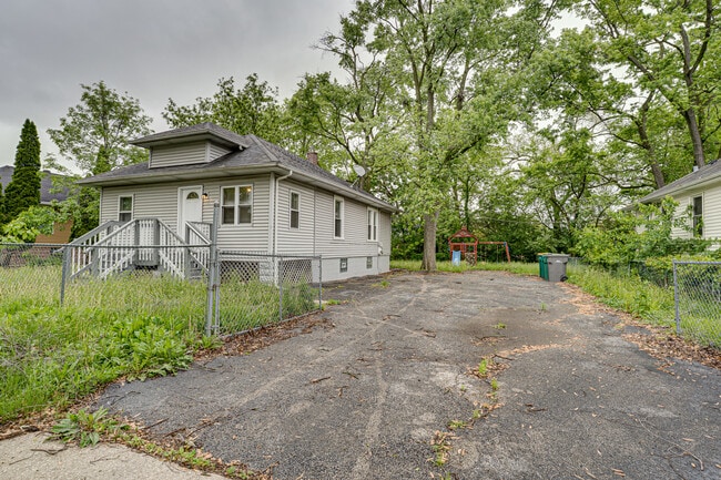 Building Photo - 1108 Magnolia Ave