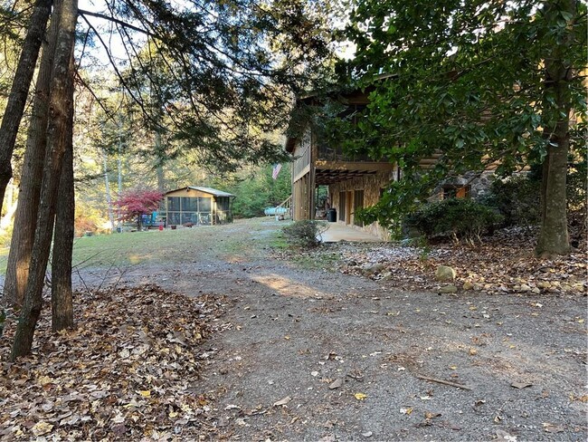 Foto del edificio - 1060 Horseshoe Bend Rd