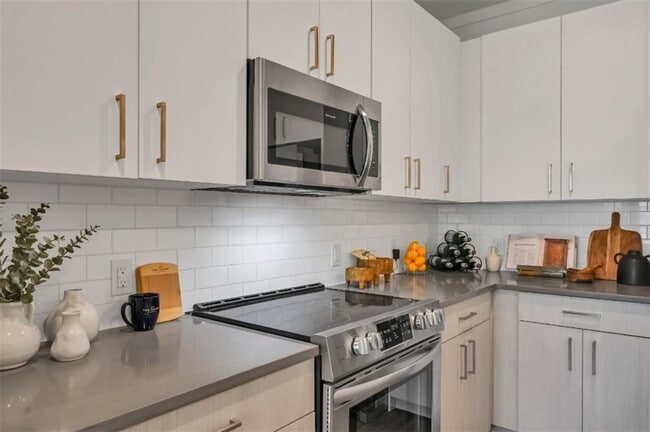 Building Photo - 300 Prominence Point Pkwy