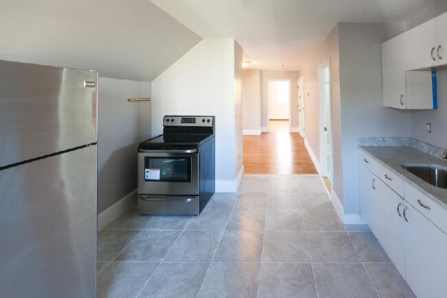 Building Photo - 47 Cornwall St