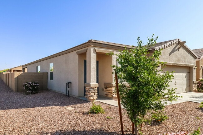 Building Photo - 8224 W Encinas Ln