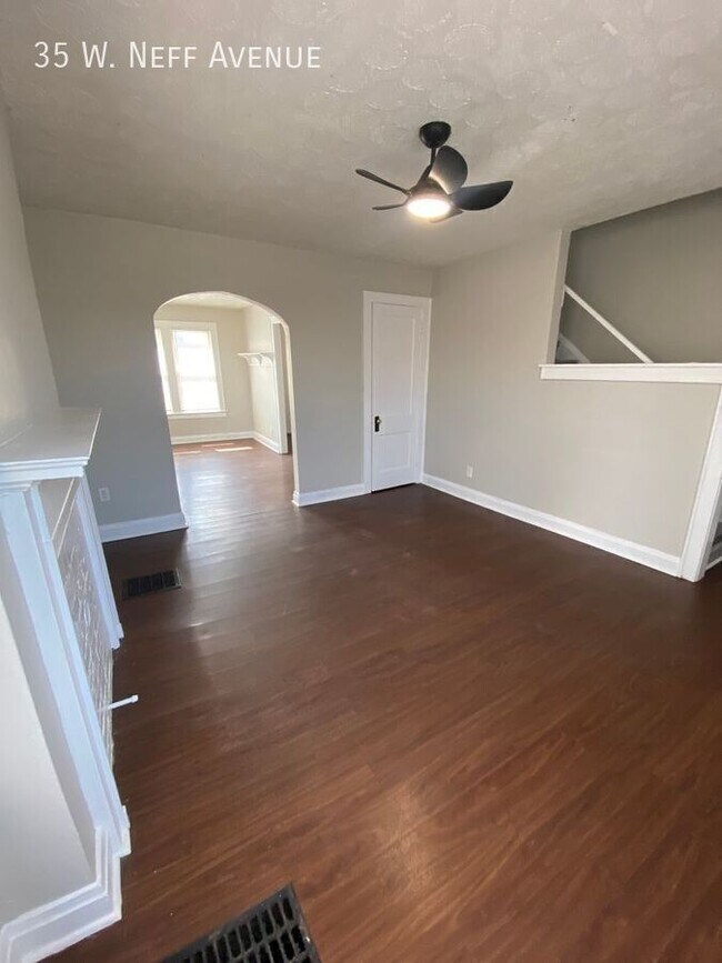 Foto del edificio - 35 W Neff Ave