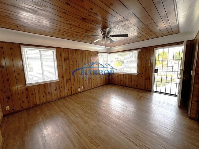 Building Photo - 2449 Seabright Ave