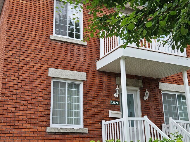 Building Photo - 12327 Boul Saint-Germain