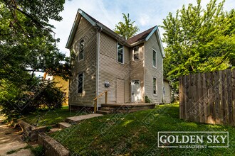 Building Photo - 216 N Pershing Dr