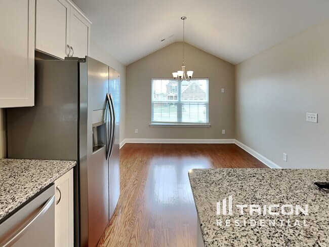 Building Photo - 1021 Laurelwood Drive Gallatin TN