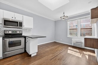 Building Photo - 354 1st St
