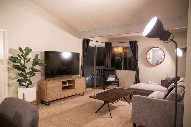 Foto del edificio - 34140 Selva Rd