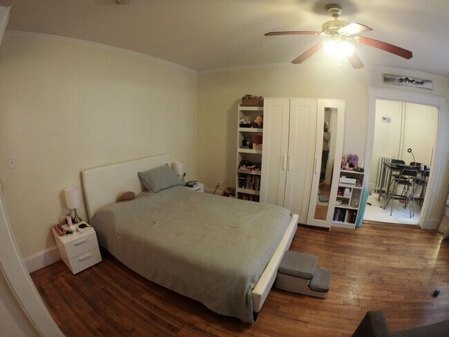 Foto del edificio - Spacious Studio - Pet Friendly - Close to ...