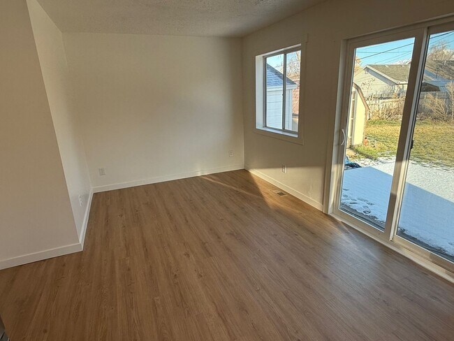 Foto del edificio - Beautifully remodeled apartment