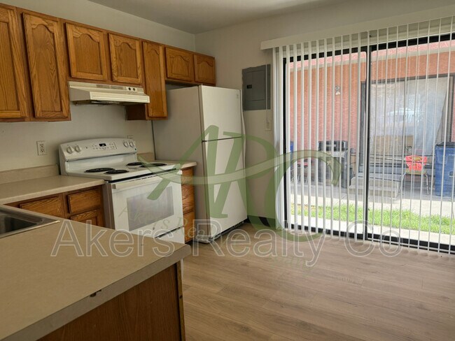 Foto del edificio - 1401 E 19th St