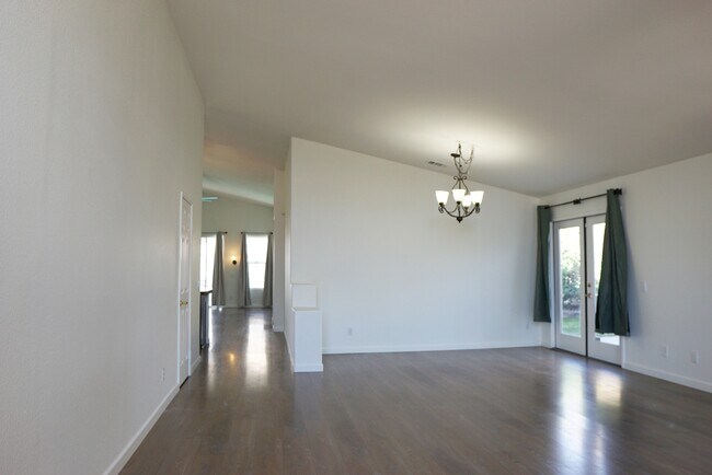 Building Photo - 78785 Sun Brook Ln