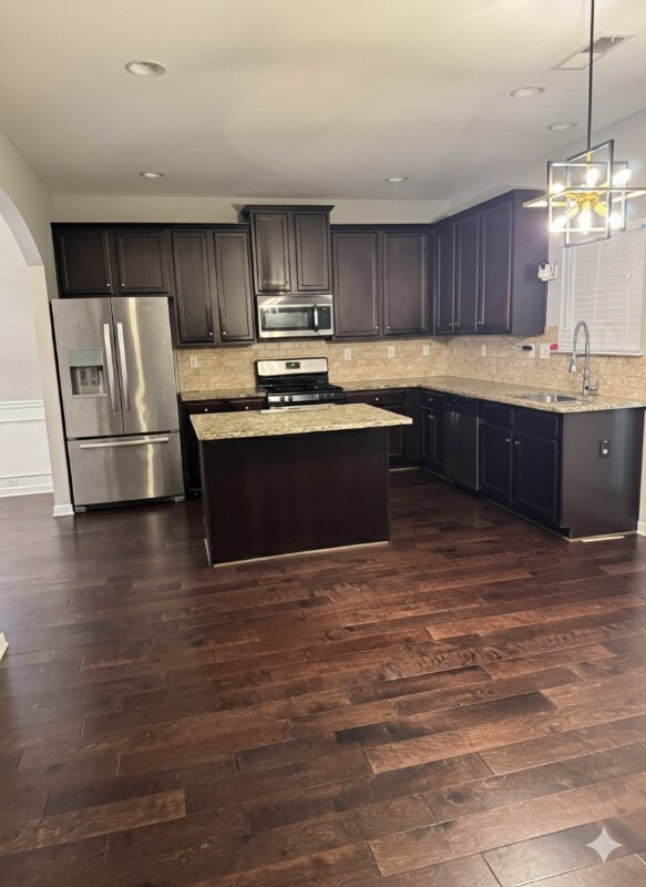 Foto del edificio - 1154 Paramount Dr