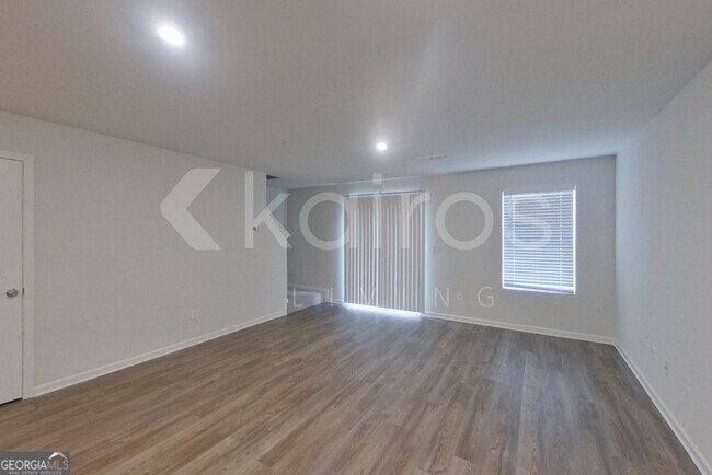 Foto del edificio - 371 Ironwood Ct