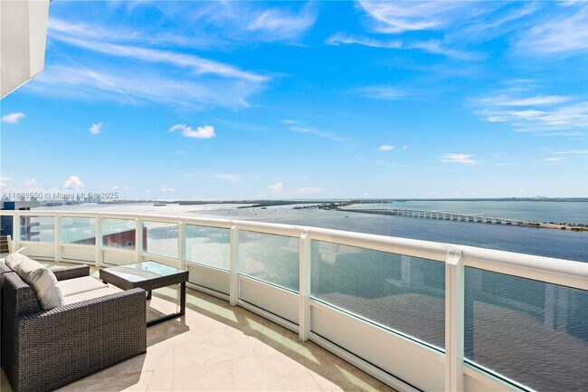 Foto del edificio - 1643 Brickell Ave