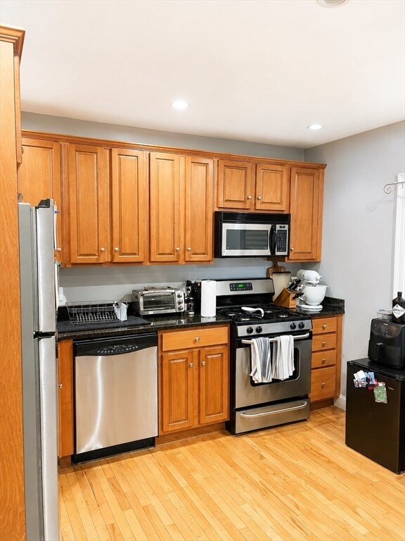 Foto del edificio - 764 E 6th St