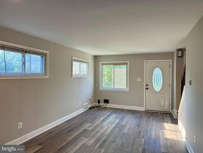 Building Photo - 7204 Glenridge Dr