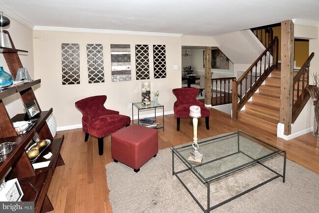 Foto del edificio - 7325 Crestleigh Cir