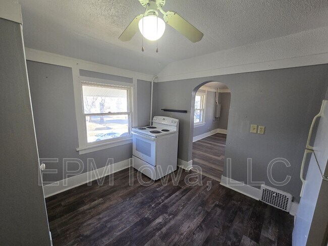 Foto del edificio - 1001 1/2 Randolph St