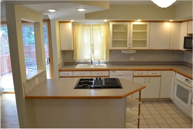 Foto del edificio - Awesome 5 br close to the U of MN!