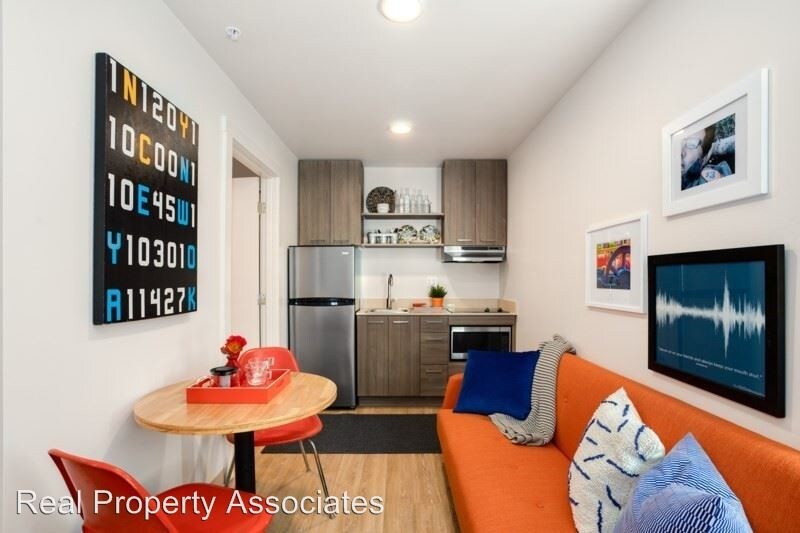 Primary Photo - 4046 8th Ave NE